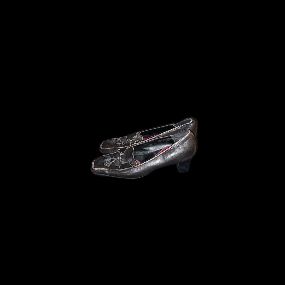 Awesome 2” heels loafer, tassels, by What’s What by Aerosole. Black - Picture 5 of 5